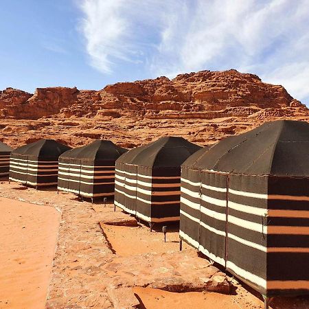 Wadi Rum Wanderlust Camp Екстер'єр фото