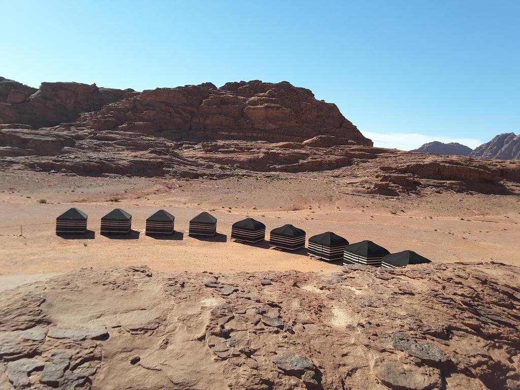 Wadi Rum Wanderlust Camp Екстер'єр фото