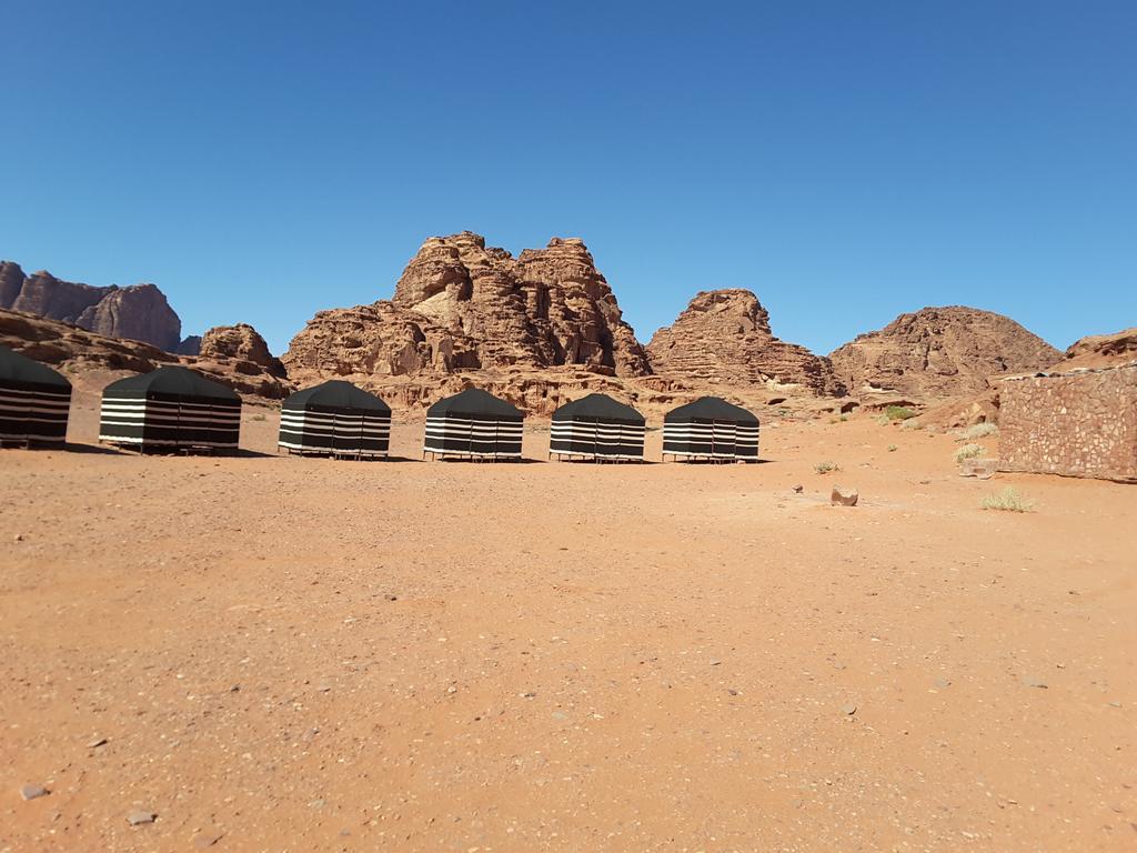 Wadi Rum Wanderlust Camp Екстер'єр фото