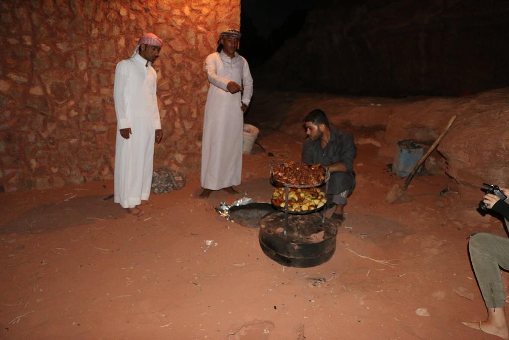 Wadi Rum Wanderlust Camp Екстер'єр фото