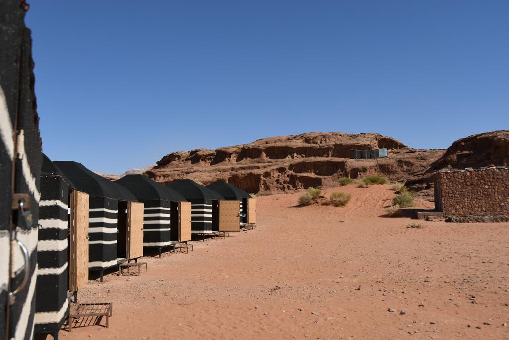 Wadi Rum Wanderlust Camp Екстер'єр фото