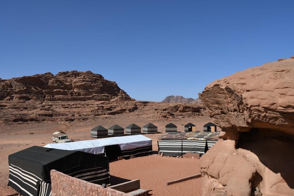 Wadi Rum Wanderlust Camp Екстер'єр фото