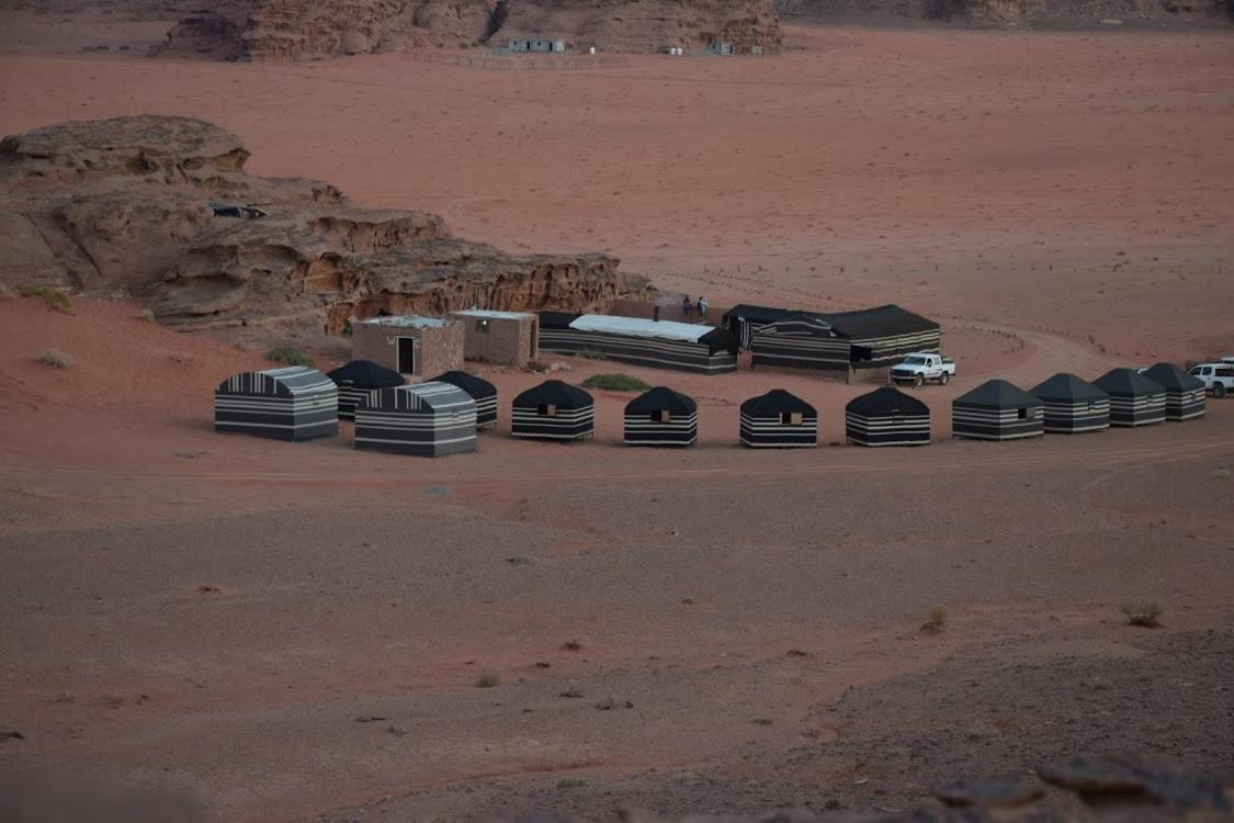 Wadi Rum Wanderlust Camp Екстер'єр фото