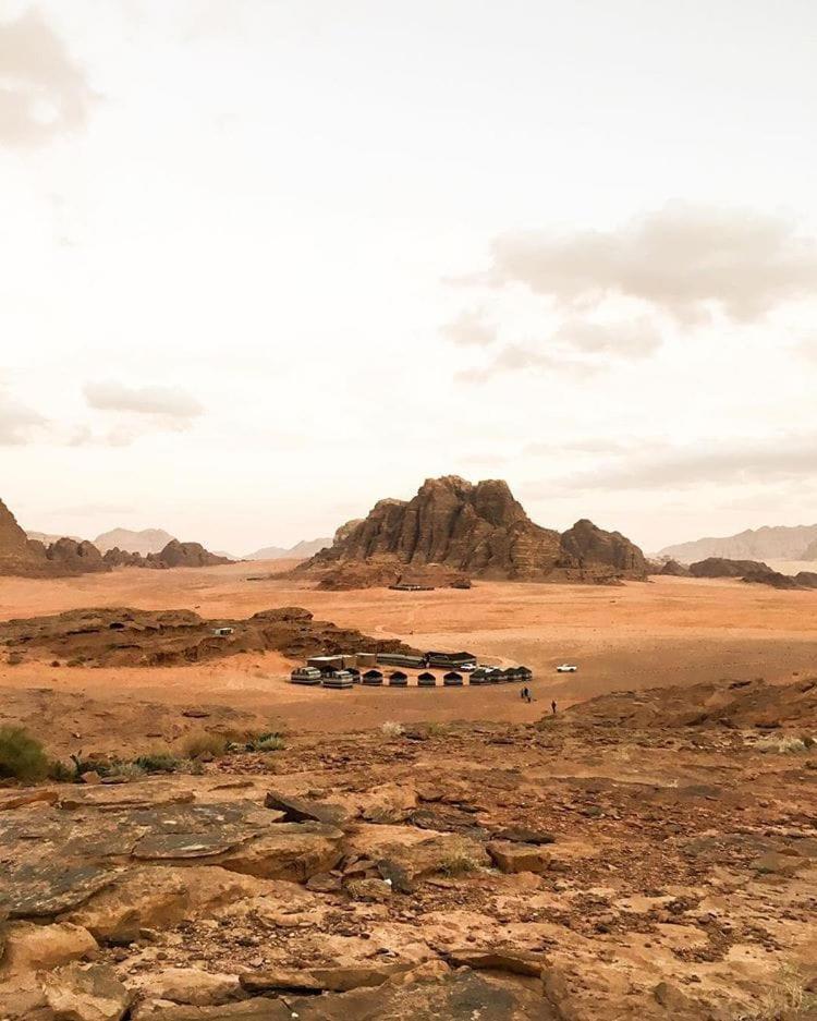 Wadi Rum Wanderlust Camp Екстер'єр фото