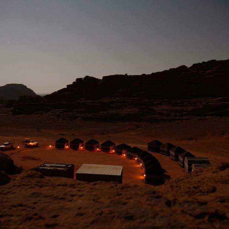 Wadi Rum Wanderlust Camp Екстер'єр фото